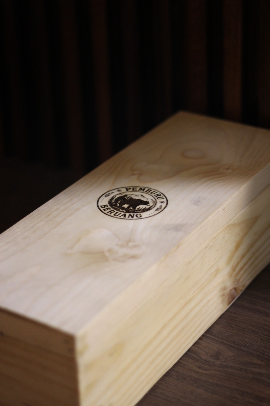 Pemburu Beruang Premium Artisanal Wild Honey 750ml Wax Seal Glass Bottle in Box