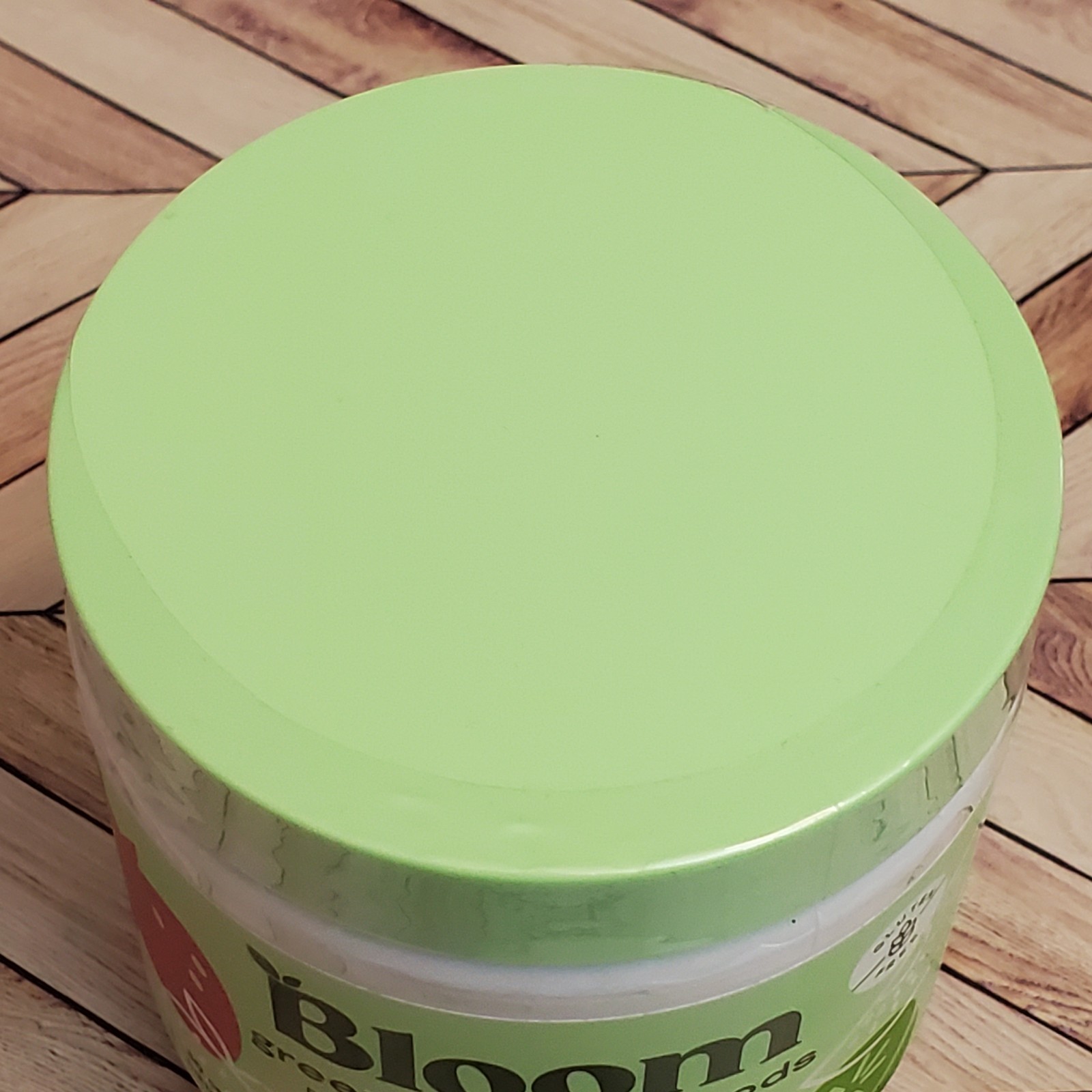 Bloom Nutrition Strawberry Kiwi Greens Superfoods 30 Servings Digestion Energy