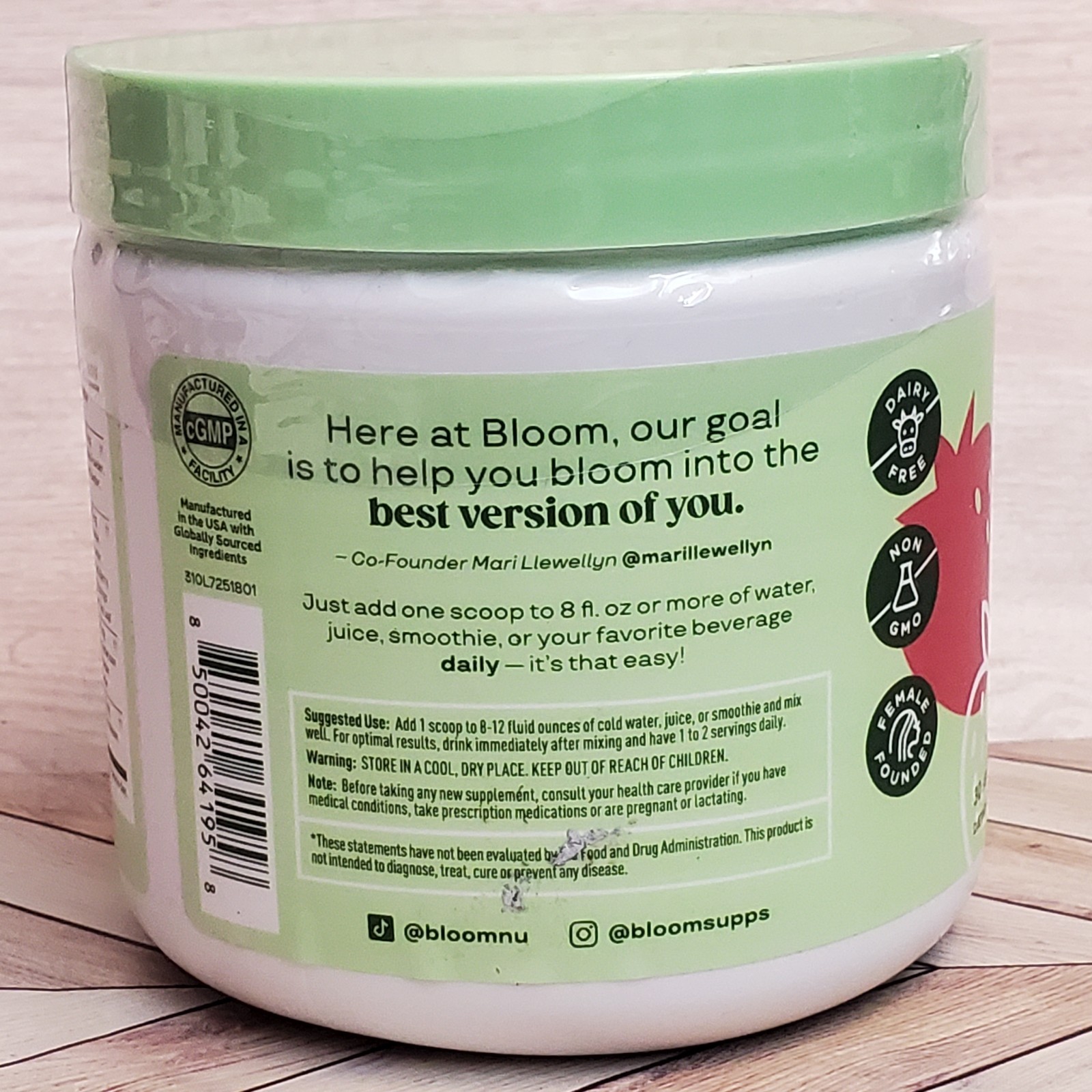 Bloom Nutrition Strawberry Kiwi Greens Superfoods 30 Servings Digestion Energy